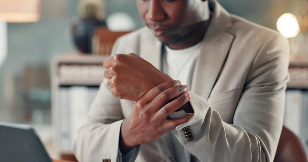 CID M25.5 doença ocupacional